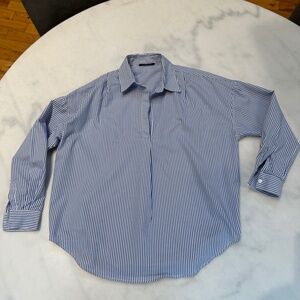 T Tahari Women’s long sleeved Blouse, , Blue White Pinstripe Size M